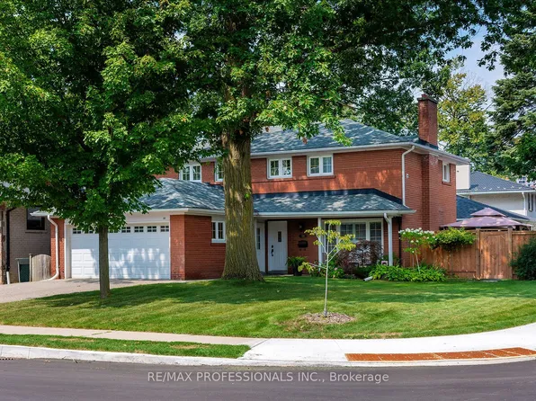 38 Boxwood Rd, Toronto, ON M9C 2W5
