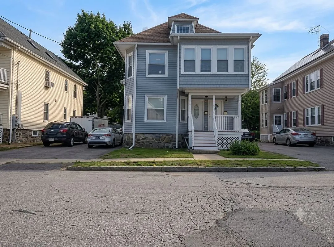3 bed, 1.5 bath, 1154 sqft, $2,700 — Photo 1