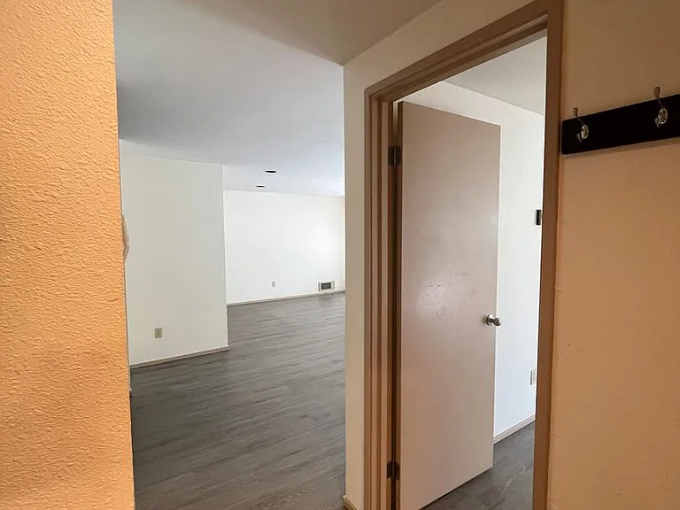 Boston West Apartments — Photo 6