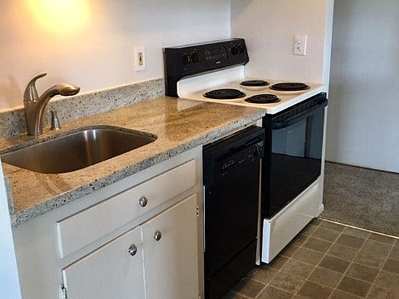4th image of 7505 SE 28th St APT 301