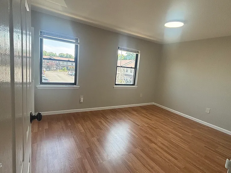 41 Village Green Way — Photo 16