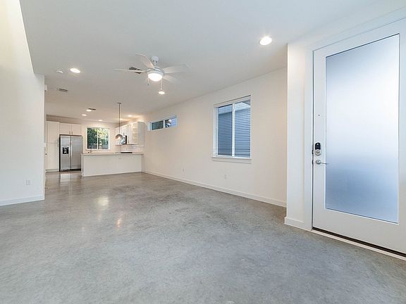 5th image of 801 N Bluff Dr Building 29