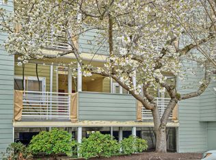 169 N Hayden Bay Dr, Portland, OR 97217