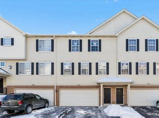 378 Evergreen Cir, Gilberts, IL 60136