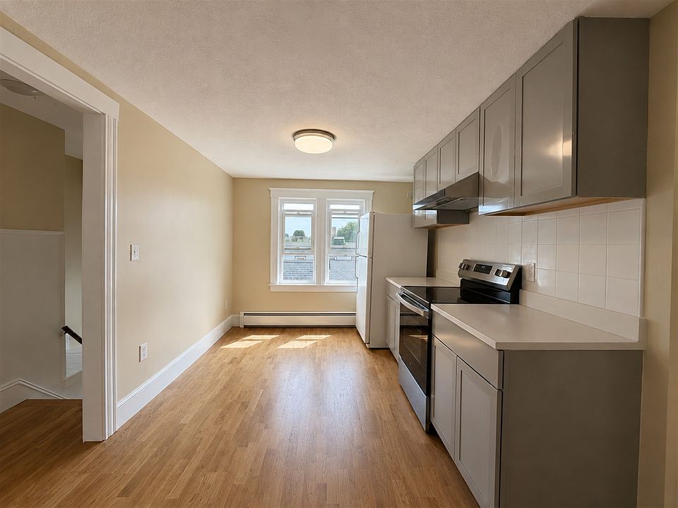 1st image of 106 Vernon St APT 3