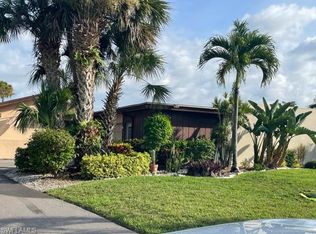 4000 Estero Bay Ln #F-25, Naples, FL 34112