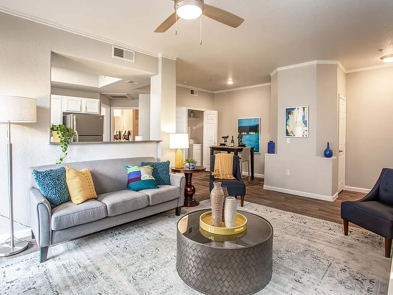 Biscayne Bay Apartments — Photo 4