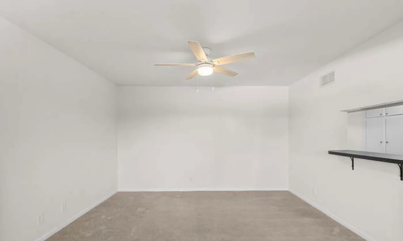 2 bed, 853 sqft, $3,300 — Photo 2