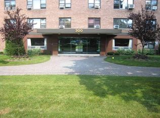 300 Pelham Rd APT 5A, New Rochelle, NY 10805