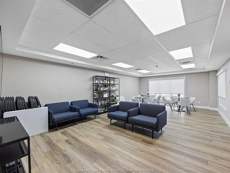 224 Main St E #602 — Photo 21