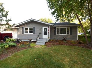 1702 Evergreen St, St Charles, IL 60174