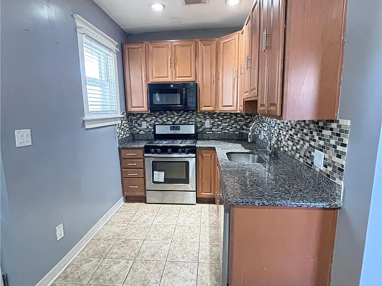 1814 W Highland St #1 — Photo 4