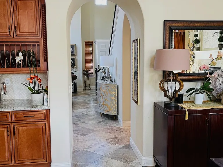 714 Round Hill Dr — Photo 19