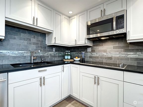 5th image of 6535 Seaview Avenue NW #B605