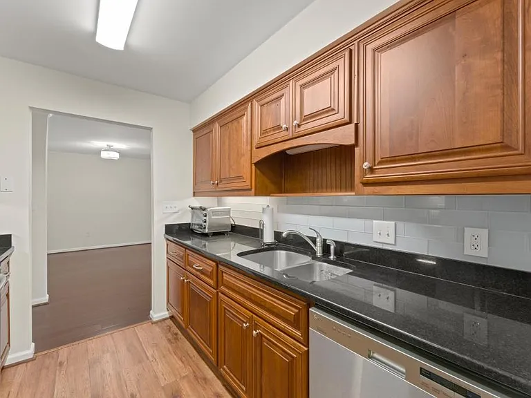 25312 Plantation Dr NE — Photo 29