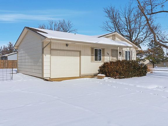 3rd image of 102 W Stewart Dr