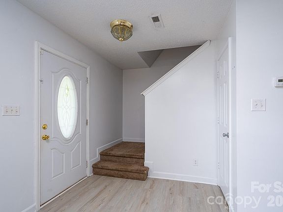 5th image of 511 Lightspun Ln