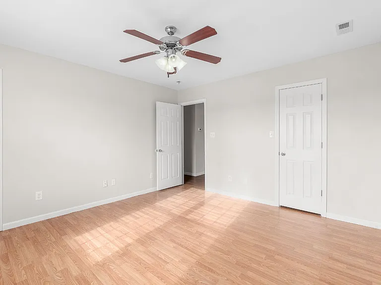131 Cherry Grove Dr — Photo 10