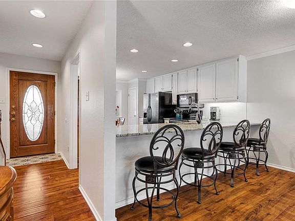 4th image of 3854 Williamsburg Cir