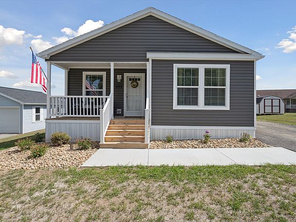 Exterior Image-2-Champion 253 Whispering Pines