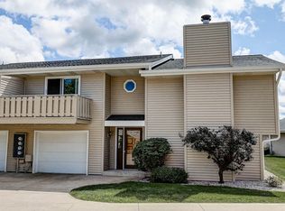 2440 W Crabapple Ln UNIT 4, Oak Creek, WI 53154