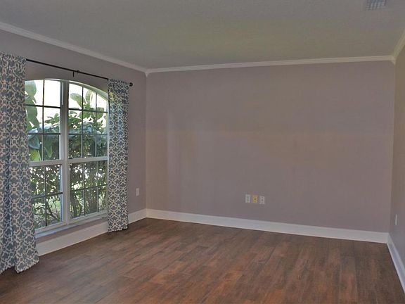 3rd image of 6125 Banyan St