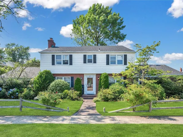 137 Driscoll Avenue, Rockville Centre, NY 11570