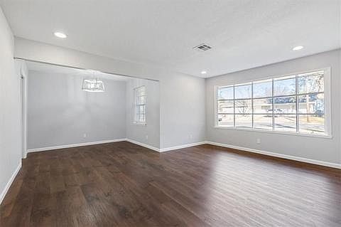 5th image of 5324 Lake Lindenwood Dr