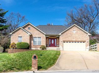 10825 Larkspur Dr, Saint Louis, MO 63123