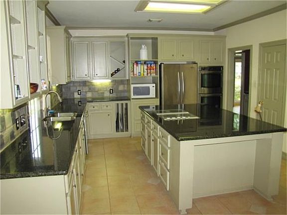 3rd image of 1302 Wiedner Dr