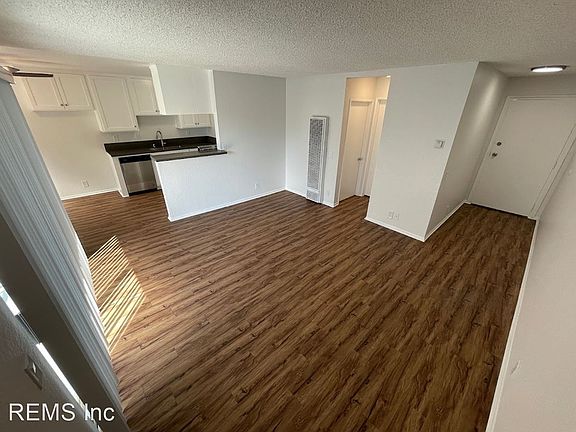 2nd image of 2270 Earl Ave #6