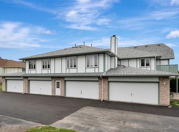 2nd image of 17 Saint Moritz Dr Unit 102