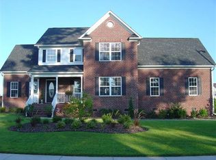 101 Hyannis Ct, Jacksonville, NC 28540