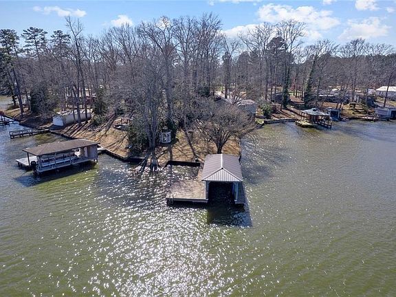 3rd image of 121 Little Riverview Rd