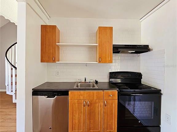 5th image of 2122 Bradford St APT 507
