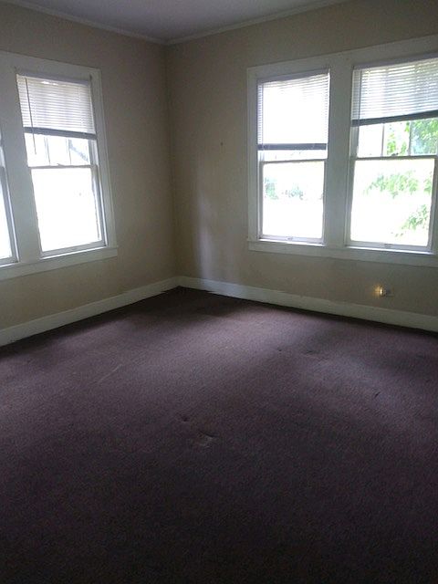 2nd image of 501 Mitchell Ln