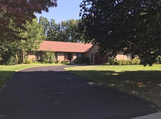 1715 Glenvale Ct SW, Wyoming, MI 49519