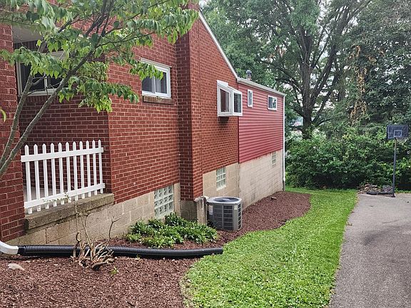 3rd image of 5544 Clark Ave