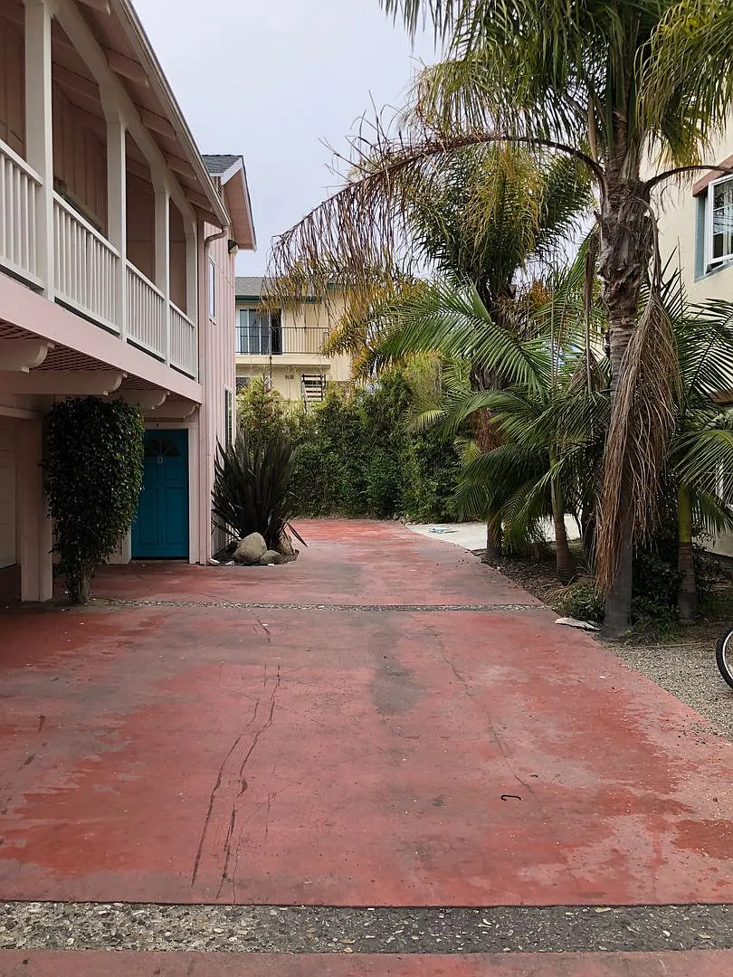 6564 Del Playa — Photo 2