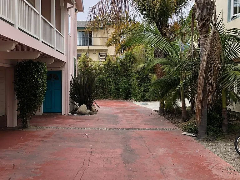6564 Del Playa Dr — Photo 2