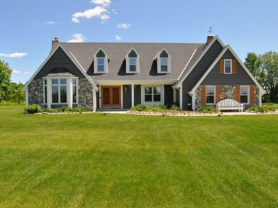 W326N9586 Peradell Ct, Hartland, WI, 53029
