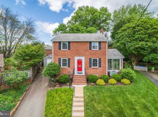 2427 N Roosevelt St, Arlington, VA 22207