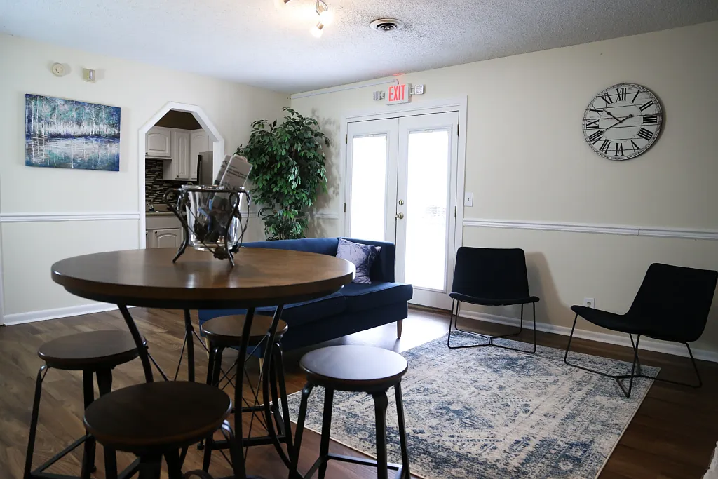 Walker Springs Apartments — Photo 3