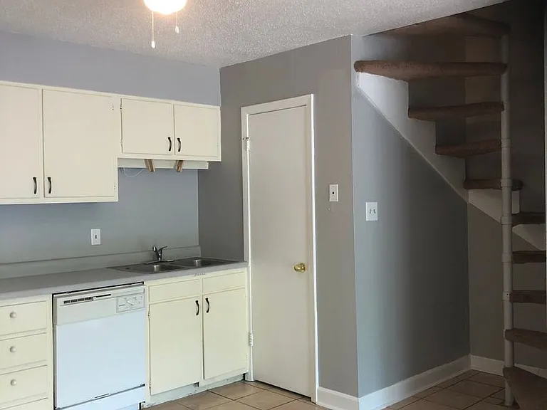 7720 E Kings Hwy — Photo 16