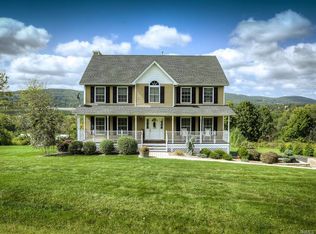 4 Ridgeview Ln, Marlboro, NY 12542