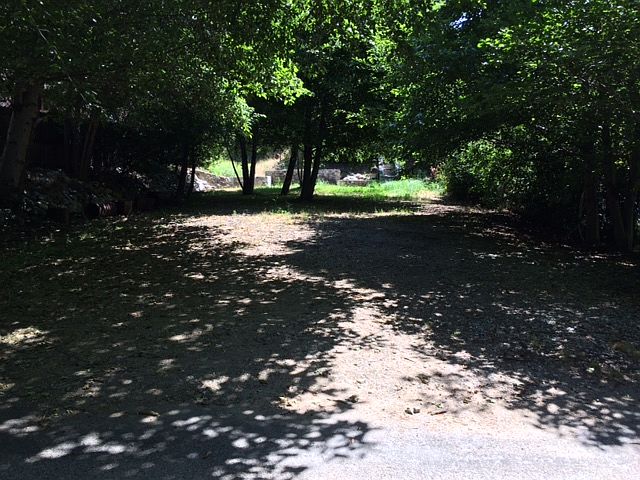 Lower part of the lot