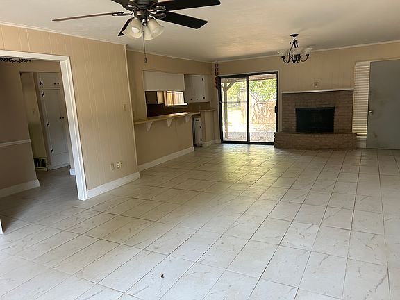 5th image of 131 Old Mill Cir