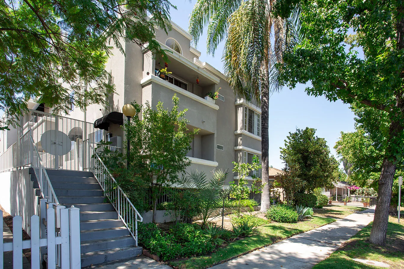 2 bed, $2,287 — Photo 1