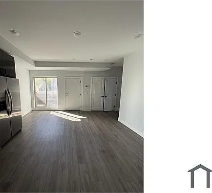 4 bed, $2,000 — Photo 1