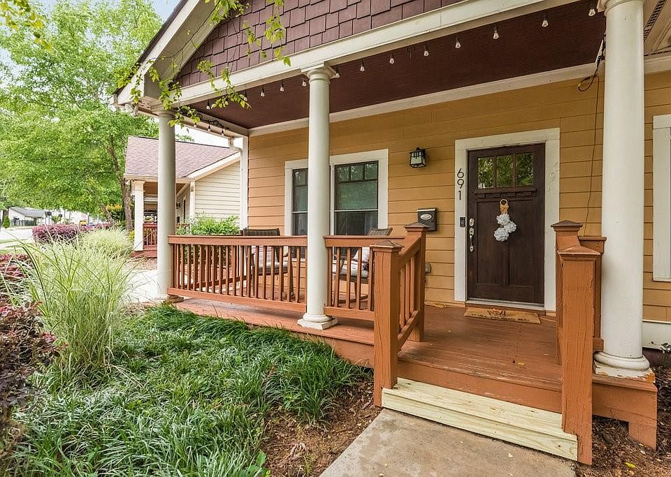 1st image of 691 Frasier Cir SE